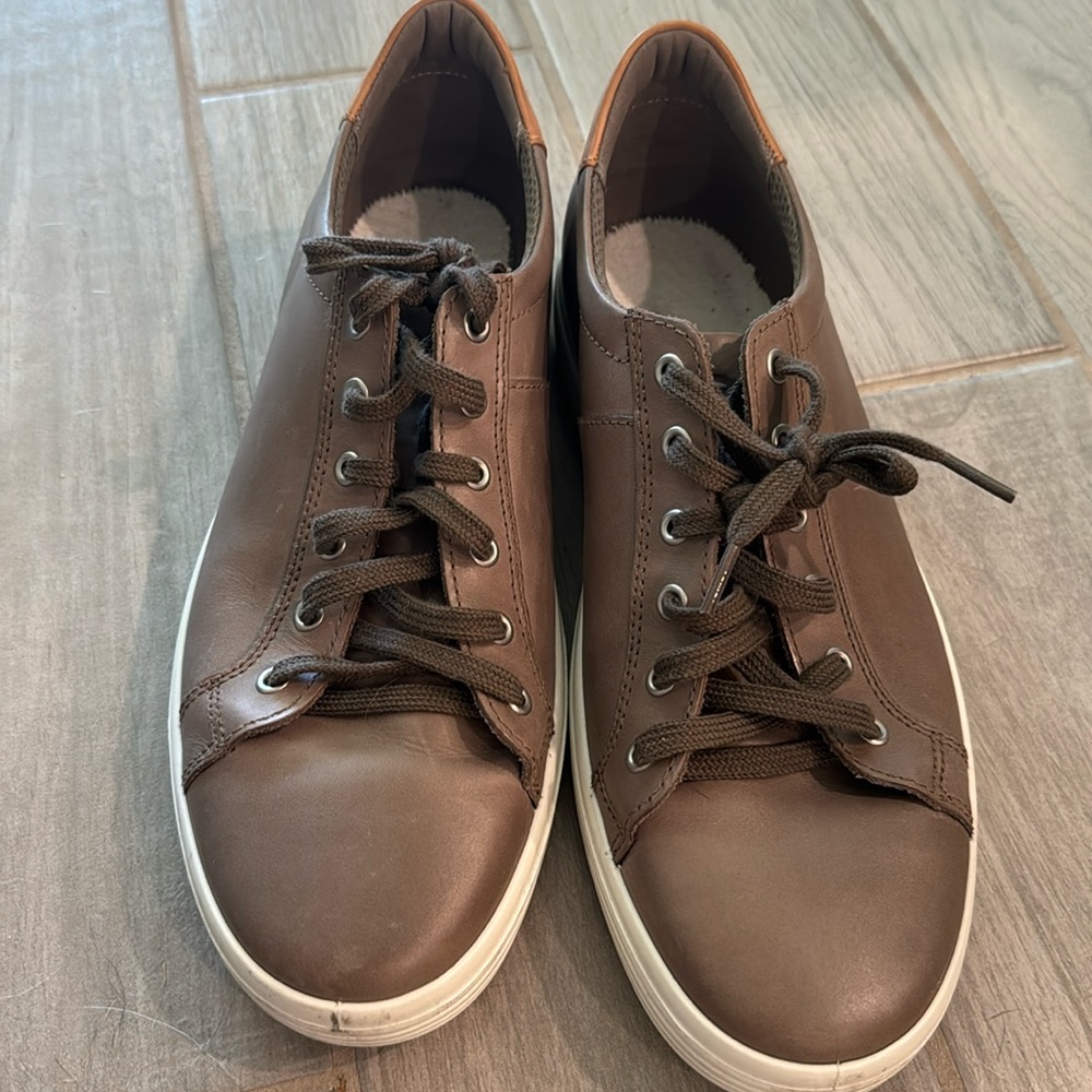 Men’s Ecco Leather Sneakers 13M
